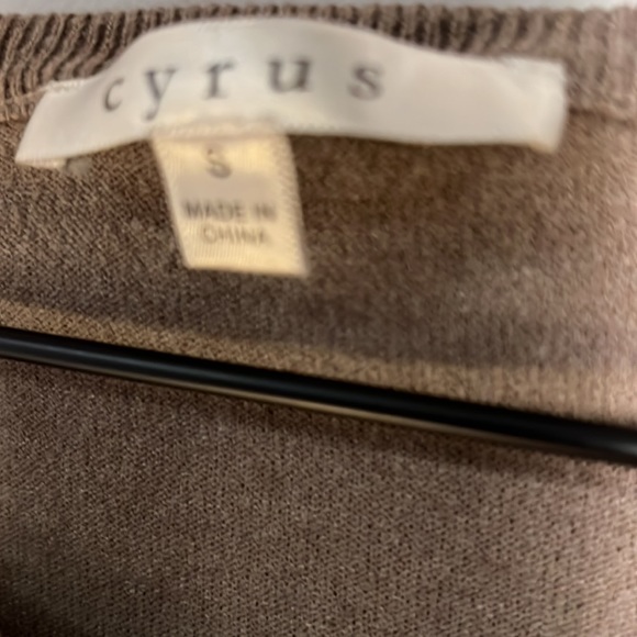 Sweet Cyrus Sweater size Small - Picture 2 of 5